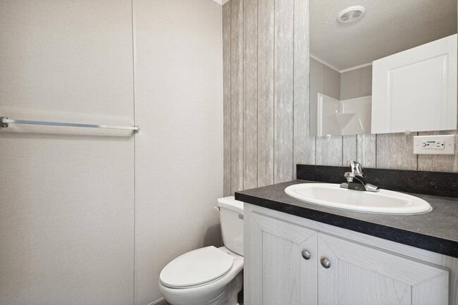 Building Photo - 20 Chris