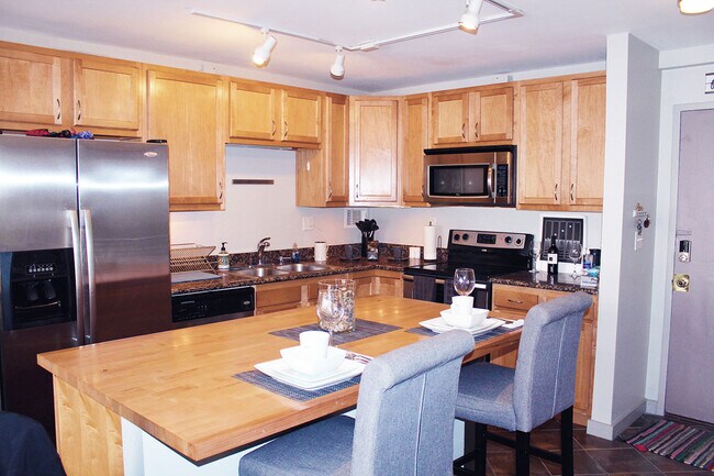Kitchen - 1121 Albion St