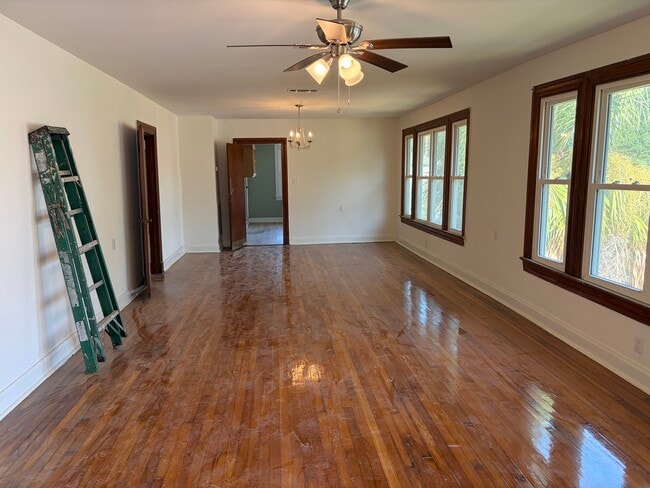 Great Room - 6818 Canal Blvd
