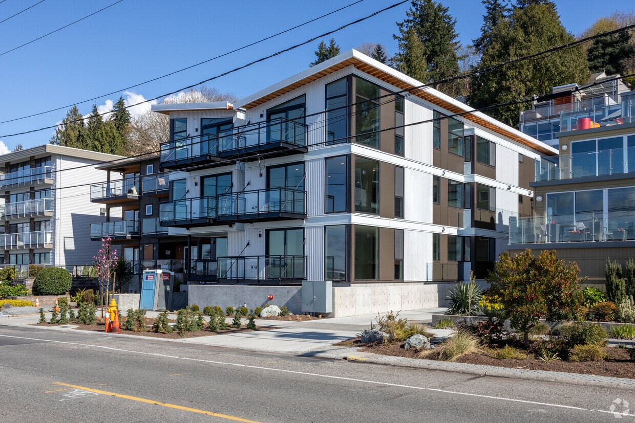 Building Photo - 2116 Alki Ave SW