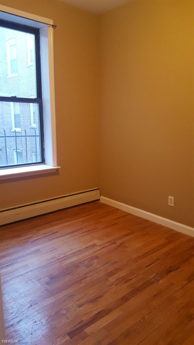 Foto del edificio - 3188 43rd St