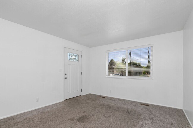 Foto del edificio - 2bd, 1b Cozy Home awaits in Boise Bench!