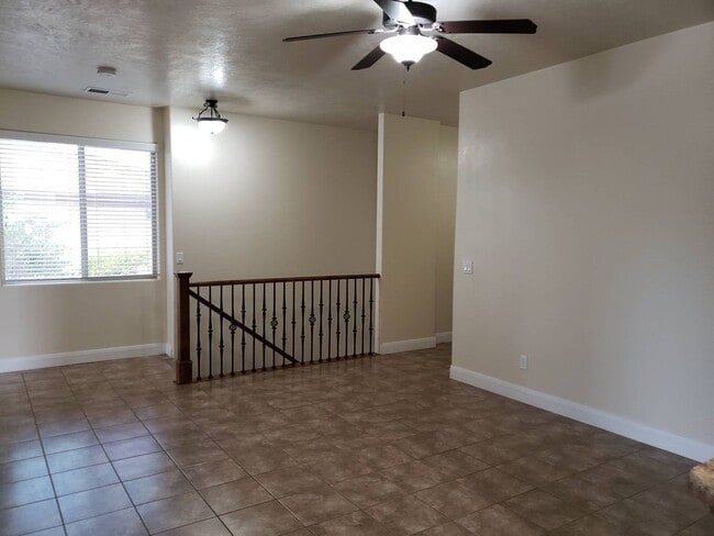 Building Photo - 1385 Clinton Way