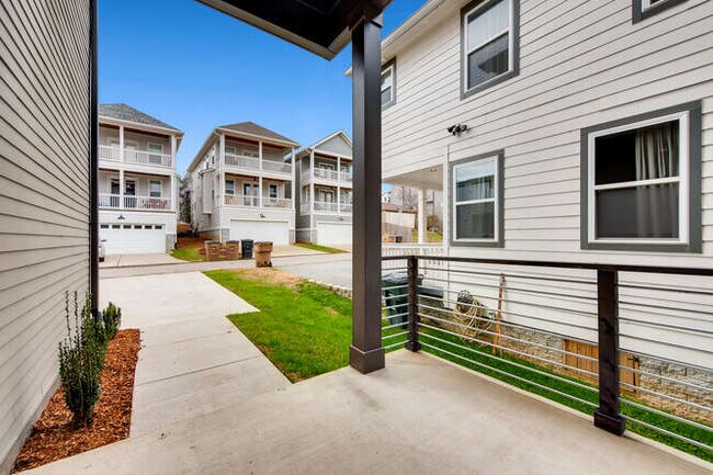 Rear patio perfect for grilling - 911 South St