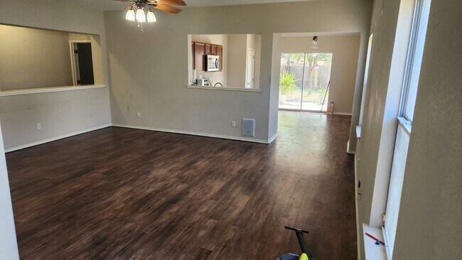 Foto del edificio - 2402 Sierra Ct