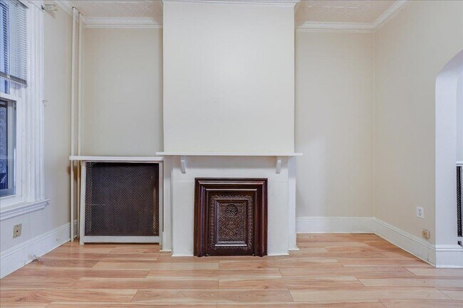 Building Photo - 90 Paterson St