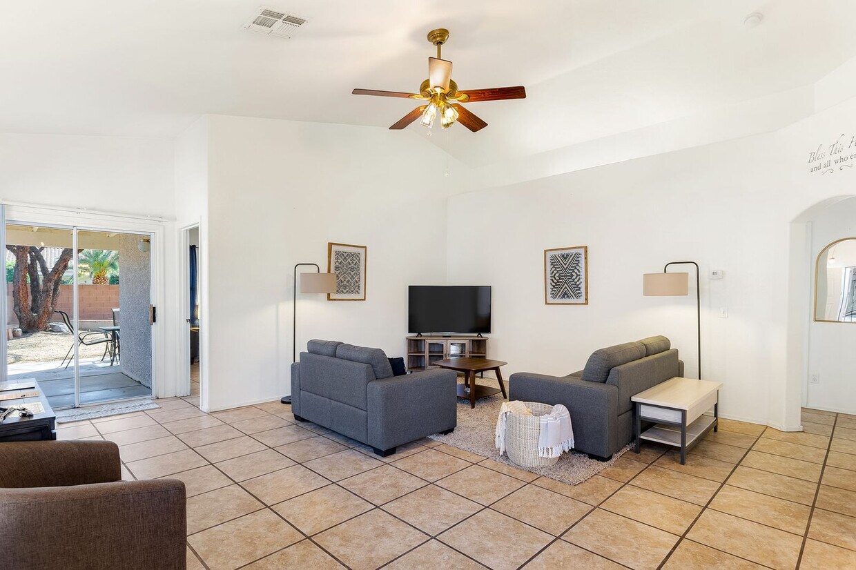 Foto principal - 7435 W Sonesta Dr