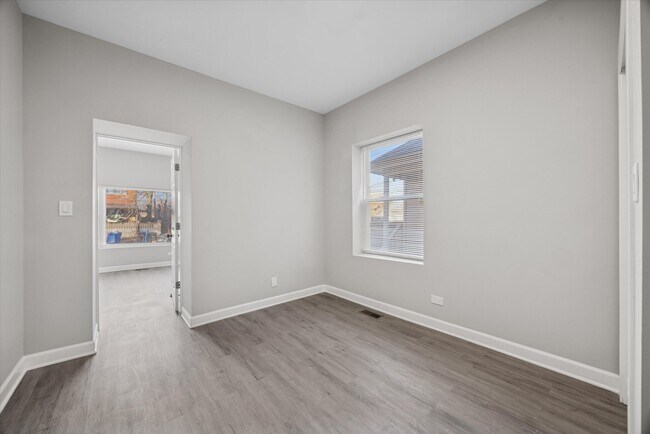 Foto del edificio - 8018 S Harvard Ave