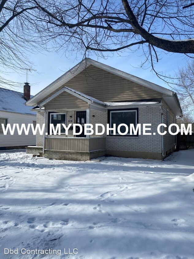 Primary Photo - 2 br, 1 bath House - 4410 South Park Dr.