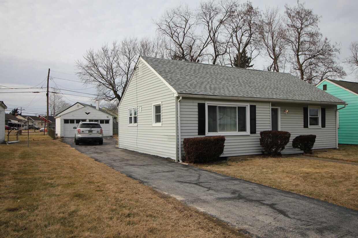 13 Jay Dr, New Castle, DE 19720 House Rental in New Castle, DE