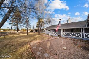 Foto del edificio - 463 Larson Rd