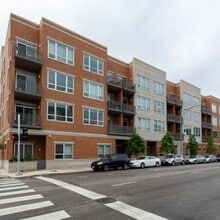 Building Photo - 1609 W Warren Blvd