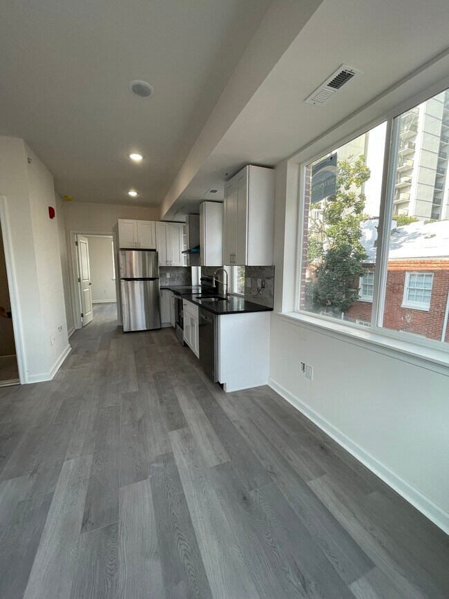 Foto del edificio - 1325 Rodman St