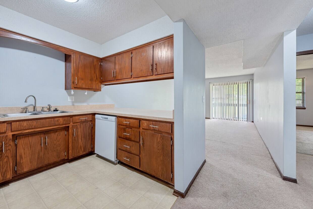 Primary Photo - 7103 N Chas Dr