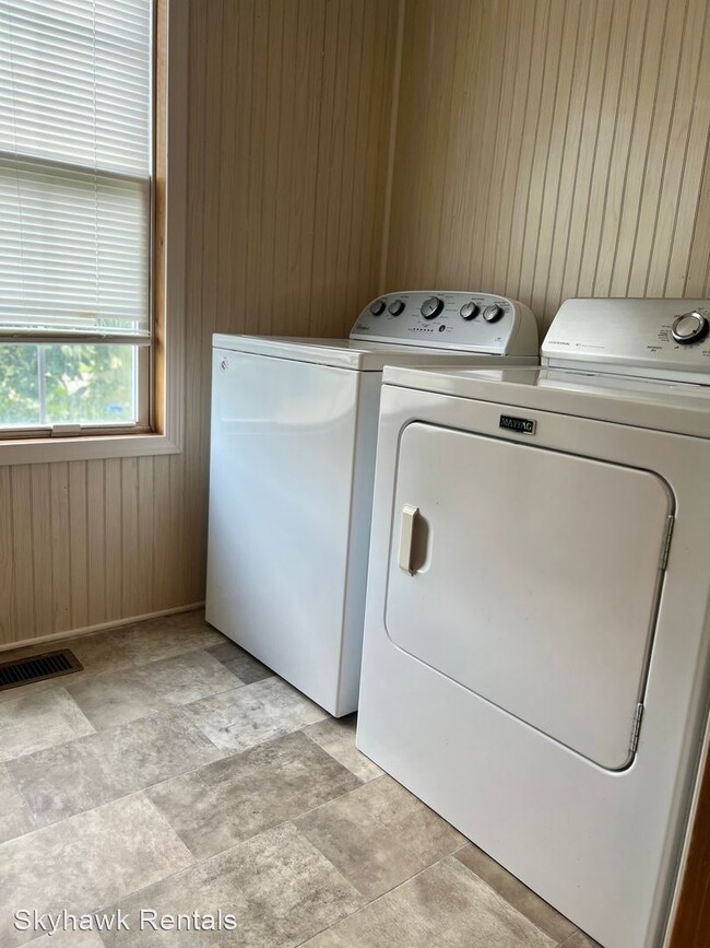 Foto del edificio - 4 br, 2 bath House - 108 Carter St