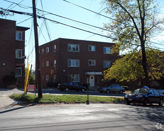 Building Photo - Glennville Road Apartments