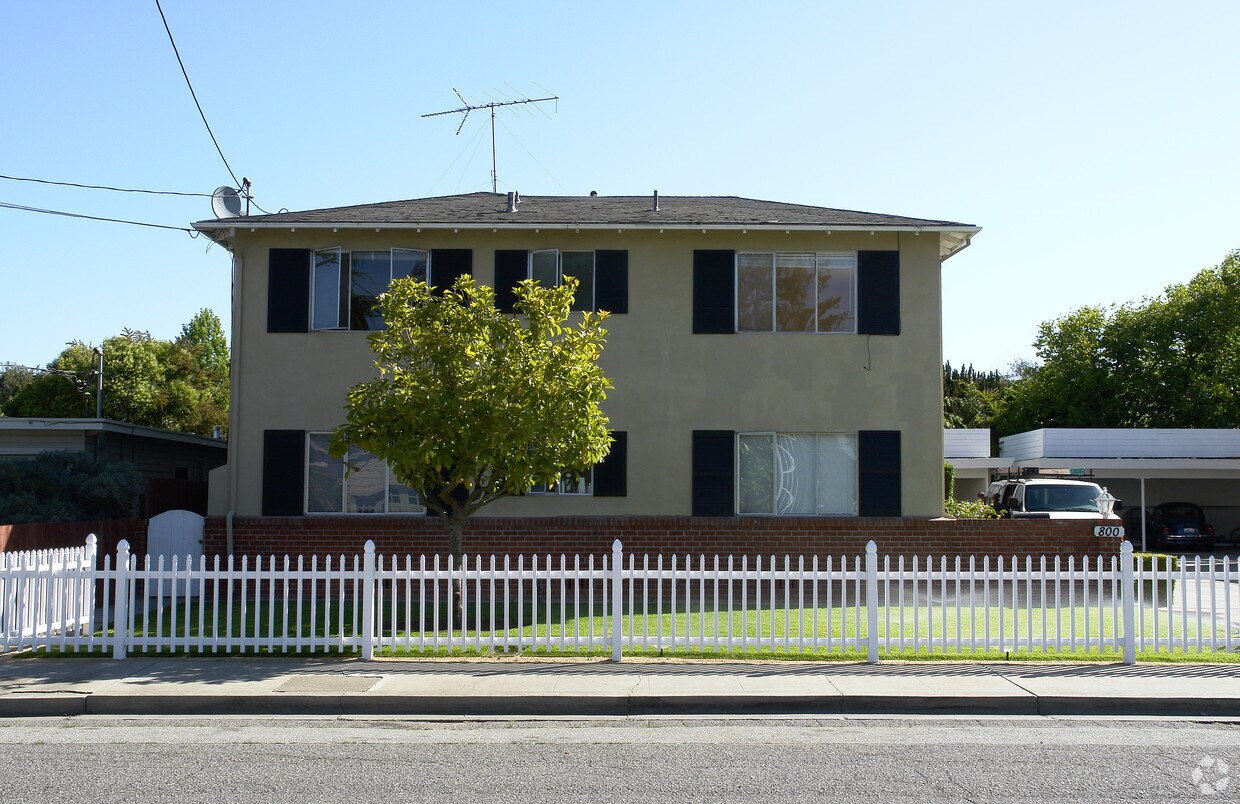 Building Photo - 800 Arbor Rd
