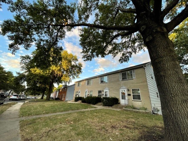 Building Photo - 9429 Reeder Ave