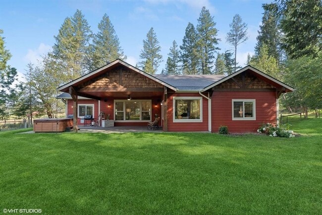 Foto del edificio - Stunning Columbia Falls Home w/horse pasture