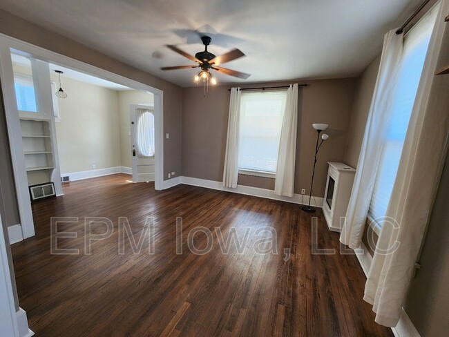 Foto del edificio - 218 21st Ave SW