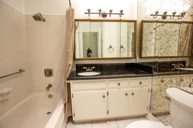 full bathroom - 3839 Vista Campana S