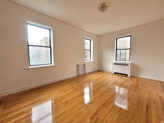 Foto del edificio - 1 bedroom in BRONX NY 10457