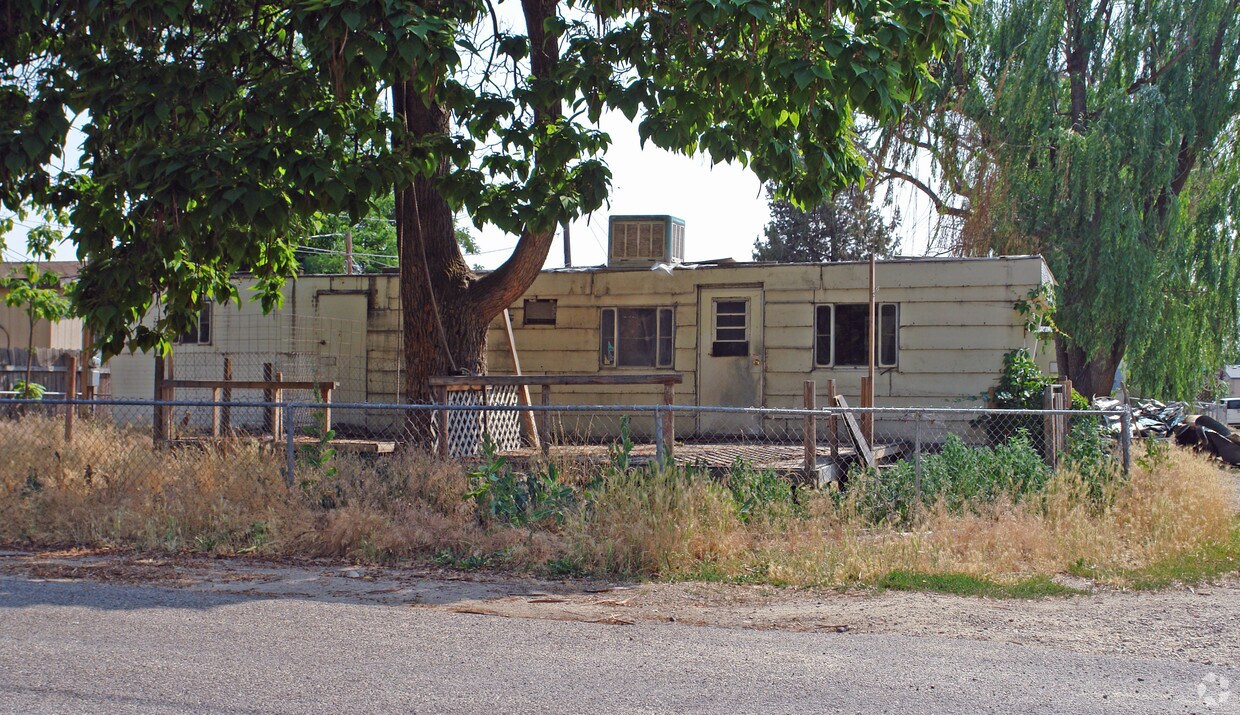 Building Photo - 3929 Reed St