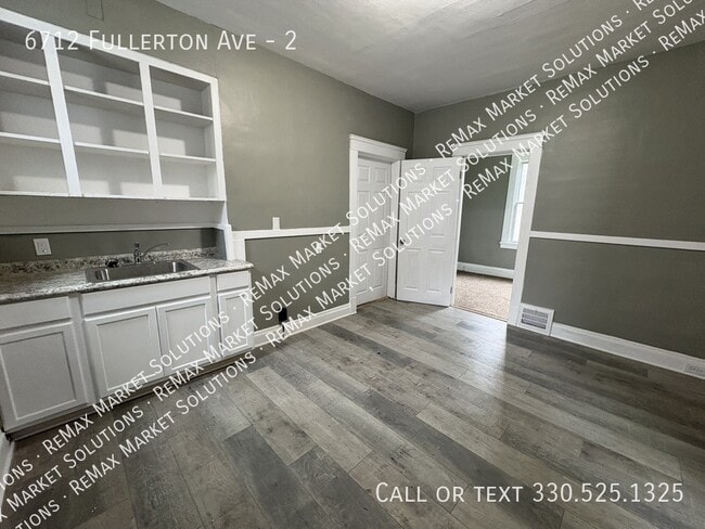 Foto del edificio - 6712 Fullerton Ave