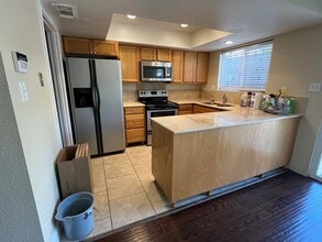 Building Photo - 6416 Bankside Dr