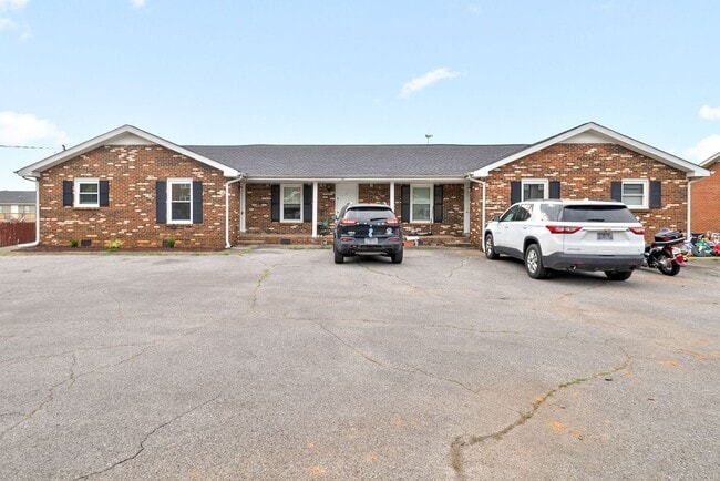 Foto del edificio - 147 Darlene Dr