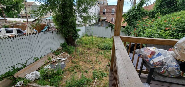 Foto del edificio - 648 E 228th St