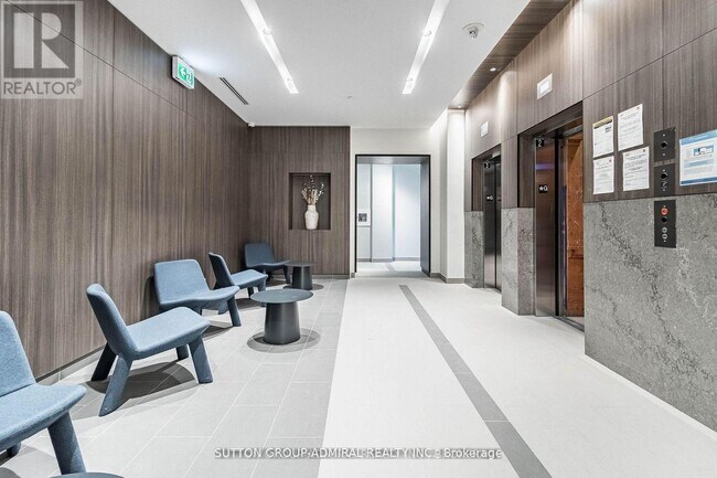 Photo du bâtiment - 1787 St Clair Ave W