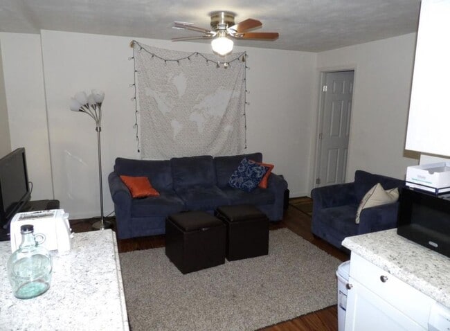 Photo - 1918 Jane St Apartment