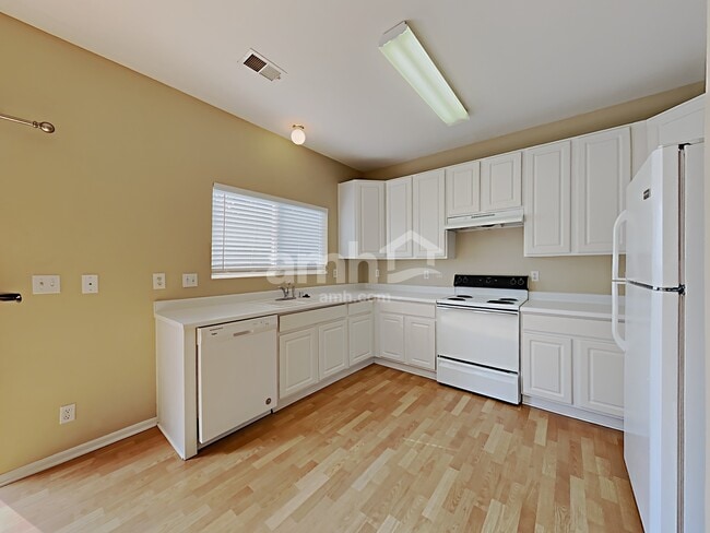 Building Photo - 9595 Canberra Dr