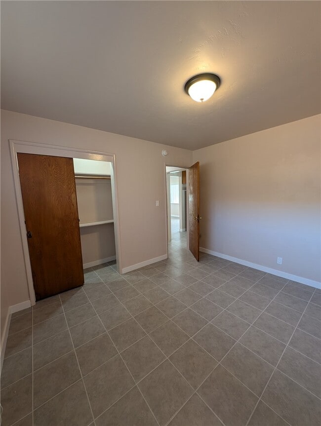 Building Photo - 379 N 3rd St