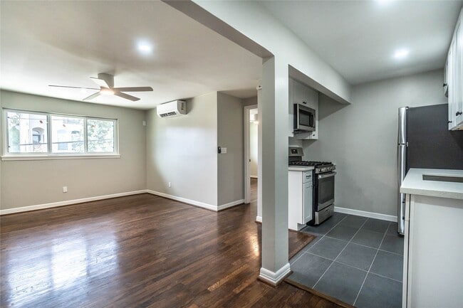 Foto del edificio - 1602 Bonnie Brae St