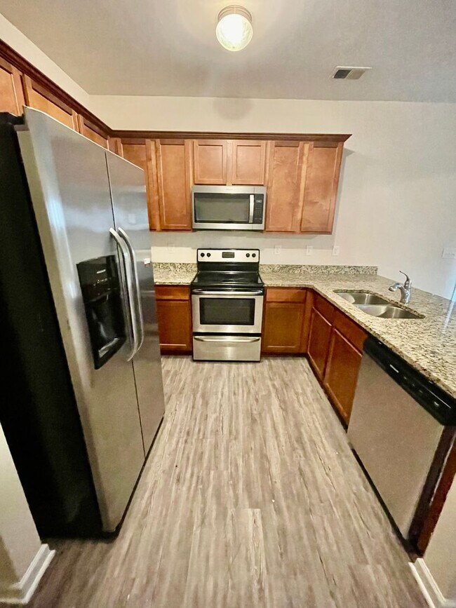 Foto del edificio - 243 Village Creek Way