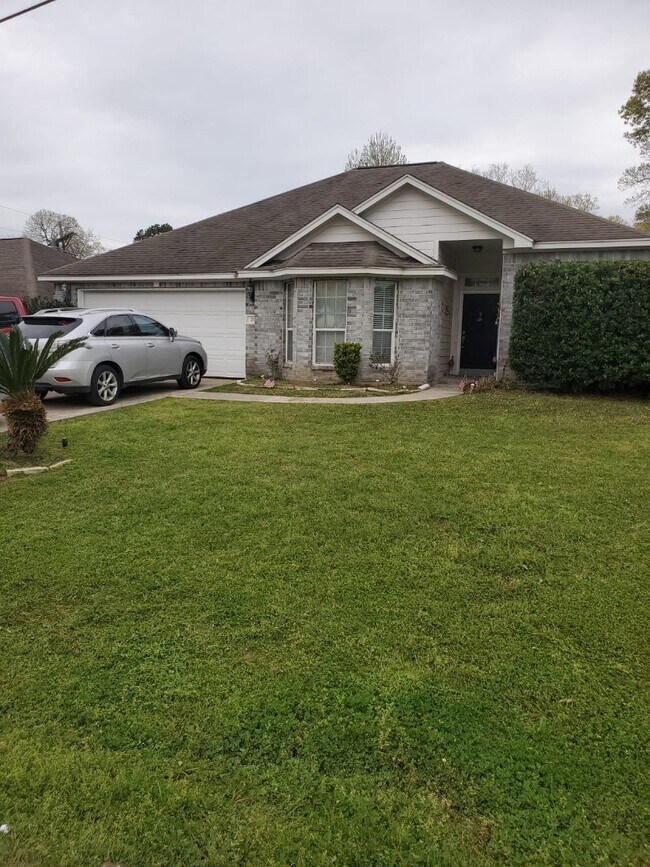 Foto del edificio - 254 Maple Ln