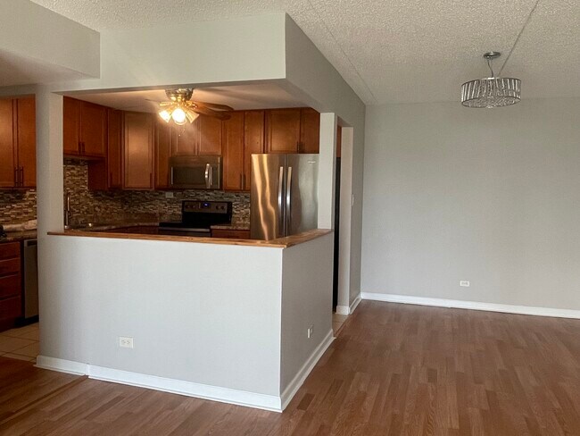 Dining/kitchen - 375 Plum Creek Dr