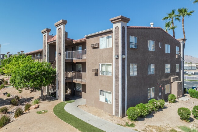 Primary Image - Sportsman's Royal Manor