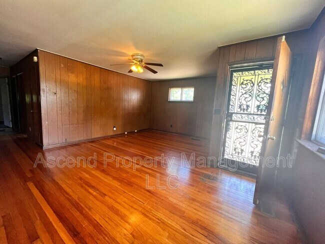 Foto del edificio - 2109 Walker Ave