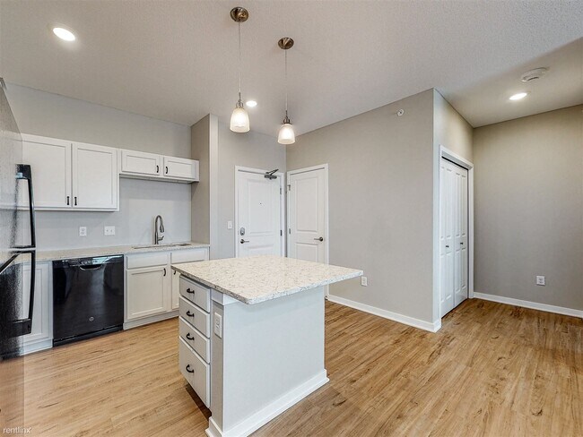 Building Photo - 2 br, 2 bath Condo - Liberty Landing