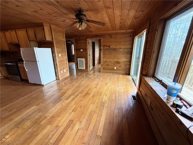 Building Photo - 104 Byre Ln