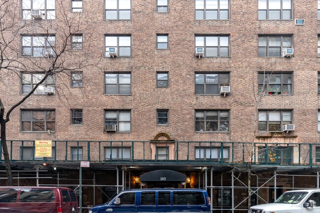 Building Photo - 140 E 28th St