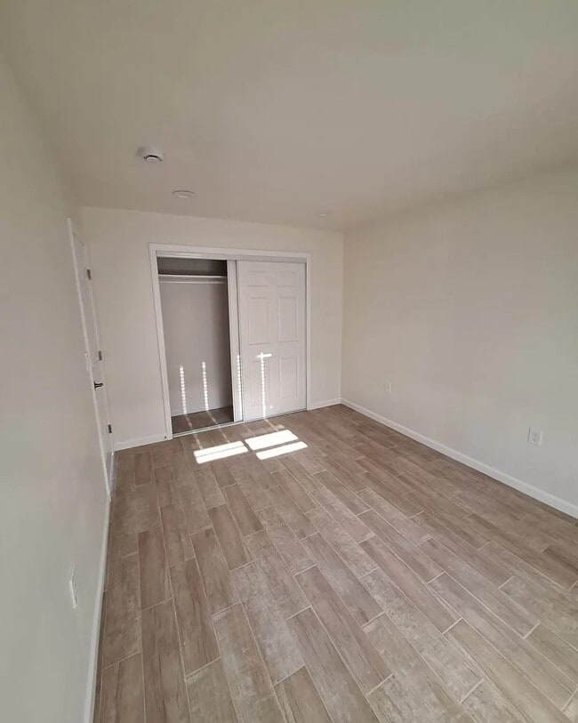 Building Photo - 853 Harper Ct