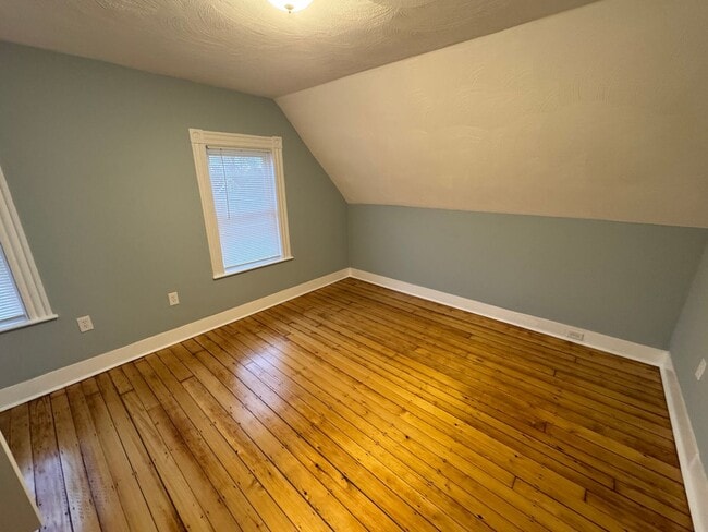 Building Photo - Nice 2 bed in Waltham