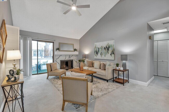 Building Photo - 6372 Buena Vista Dr