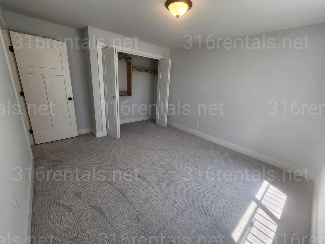 Foto principal - 8729-8731 E Summerside Pl