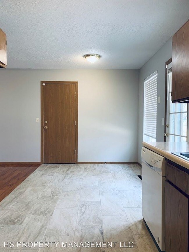 Building Photo - 3 br, 1.5 bath House - 5715 S. Stonegate