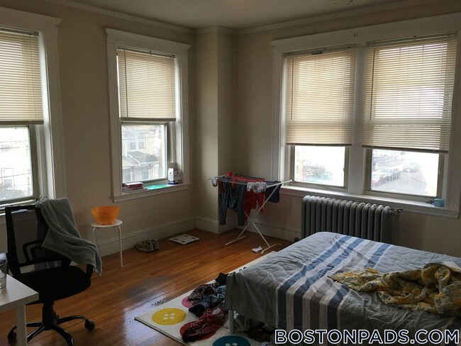 Foto del edificio - 96 Maple St